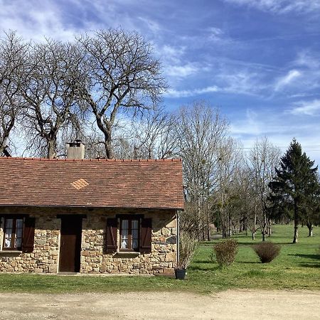 La Maisonnette Des Champs Pierre-Buffière Extérieur photo