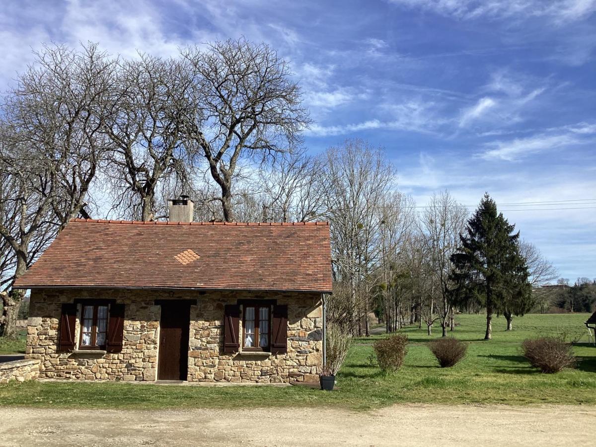 La Maisonnette Des Champs Pierre-Buffière Extérieur photo