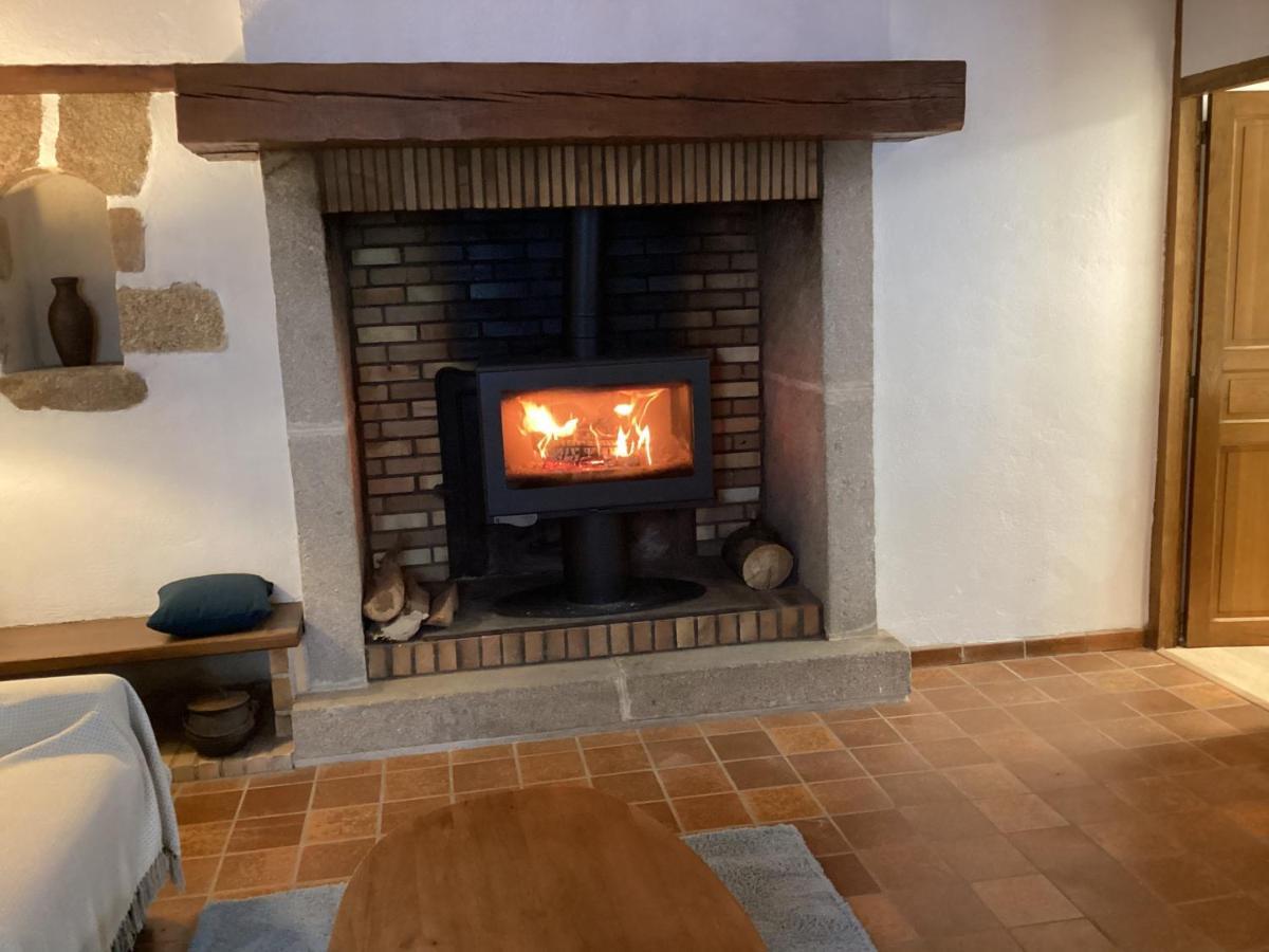 La Maisonnette Des Champs Pierre-Buffière Extérieur photo